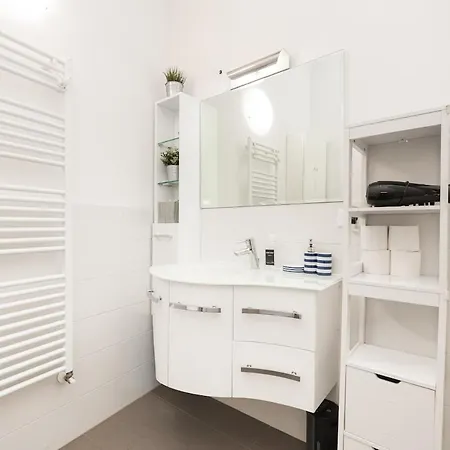 Centro Di Bologna, Casa Con Balcone E Design